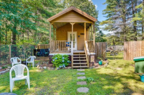 Mayfield Tiny Home with Porch, Walk to Beaches!